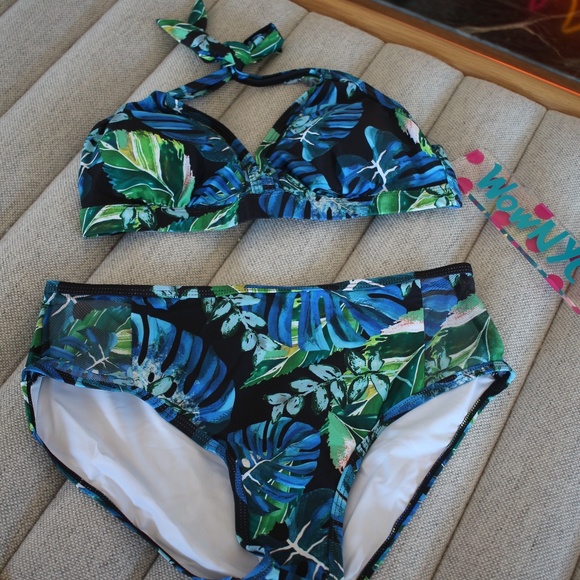 NEW Plus Size | Tropical Palm Leaf Bikini Set - Picture 3 of 9